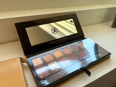 Anastasia Beverly Hills Eyeshadow Palette - Brand new
