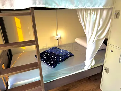 Executive Bed Space Near Insurance Market Metro Station