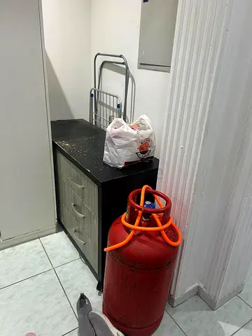 GAS CYLINDER RED-WITH FILLED GAS-CONNECTOR-CABLE