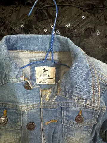 Light blue denim jacket - size 3 to 4 year kids (casual) - good condition made in Pakistan