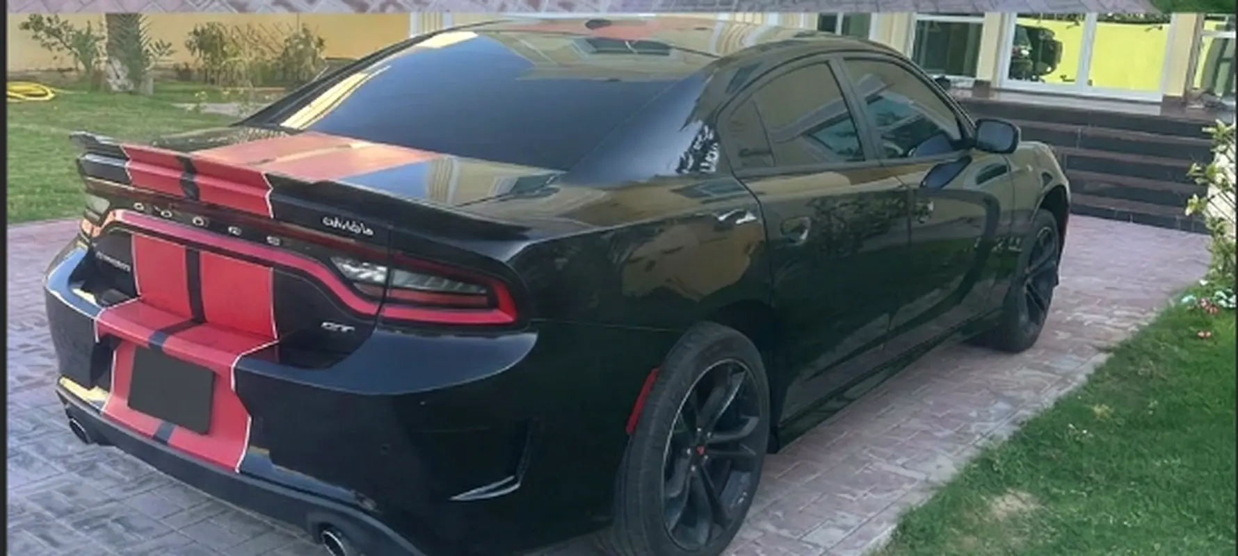Dodge Charger 2020 — photo 1 of 6