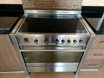 Free Delivery- SMEG Italian 5-Burner Electric Ceramic Cooking Range 90x60 CM