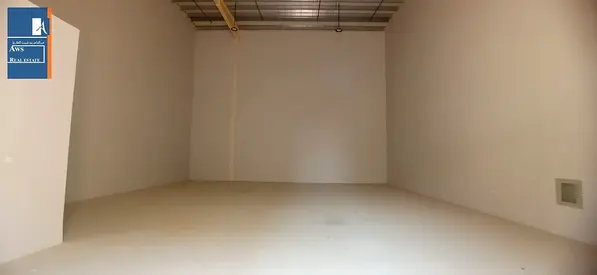 Warehouse in Commercial Area - Modern & Efficient Layout