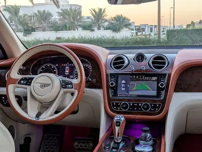 صورة مصغرة 10 لـ 2018 Bentley BENTAYGA