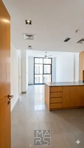 عرض إعادة بيع حصري | جديد كليًا وجاهز للسكن | شقة واسعة بغرفة نوم واحدة | تشطيبات عصرية