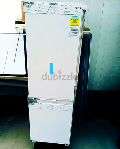 Miele Integrated Built-in Refrigerator bottom Freezer (White) - Good Working Condition
