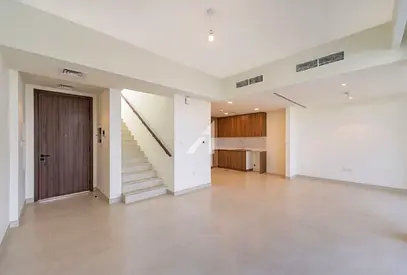 Single row | Bright | Spacious | Vacant