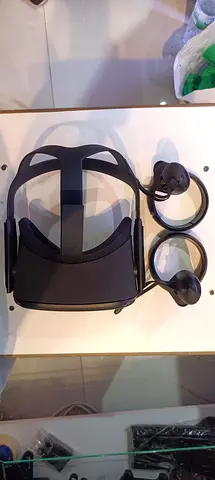 Meta/Oculus Quest one VR Headset with Two Controllers - Good Condition