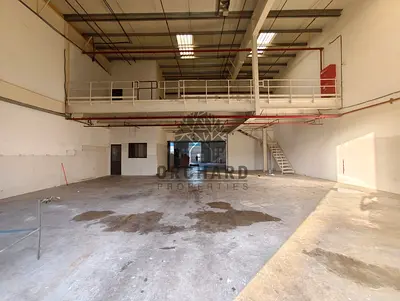 WAREHOUSE 5500 SQFT / 15 KW / 2 OFFICES /