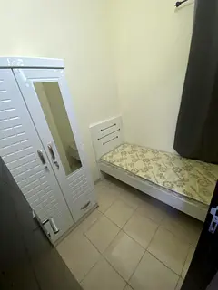 Clean  Quiet Cozy Partition Near Metro