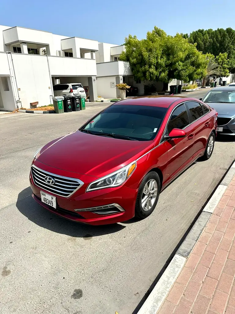 Hyundai Sonata 2015 — photo 1 of 9