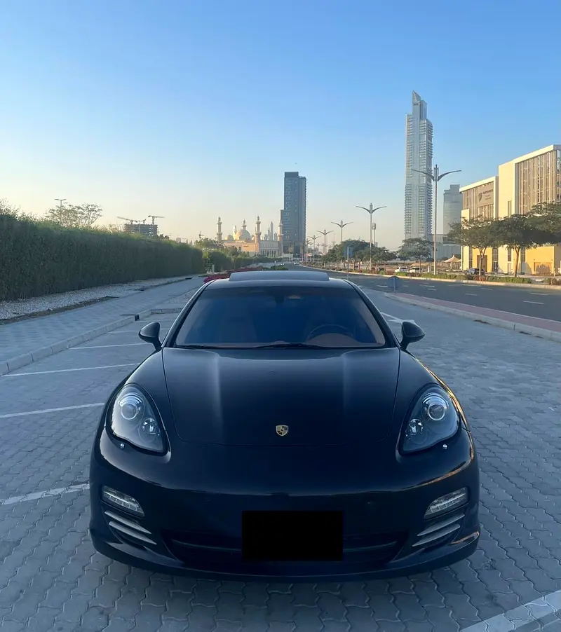 Porsche Panamera 2011 — photo 1 of 6