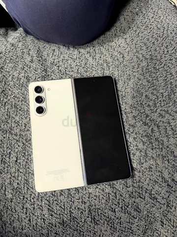 Samsung z fold 5  مستعمل نضيف جدا بدون اعطال الهاتف اماراتي رام 12 واكثر ذاكرا512