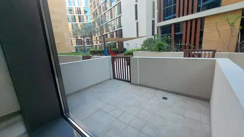 Dubai Wharf - 1 Bed Room Apartment - 2 Bath - with small Terrace - Big Apartment - Rent: 85,000