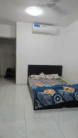 Family sharing room for Muslim couple or family