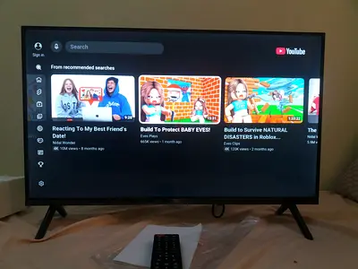 32-inch LED Smart TV With BOX