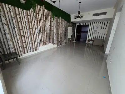 2BHK in Al Majaz 2, master room, 3 bathrooms, panoramic windows, built-in wardrobes, paid parking,