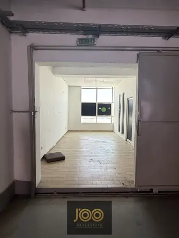 Warehouse and Commercial Spaces for Rent | Umm Al Thuoub Industrial Area Excellent opportunity to lease multi-purpose warehouses and commercial space