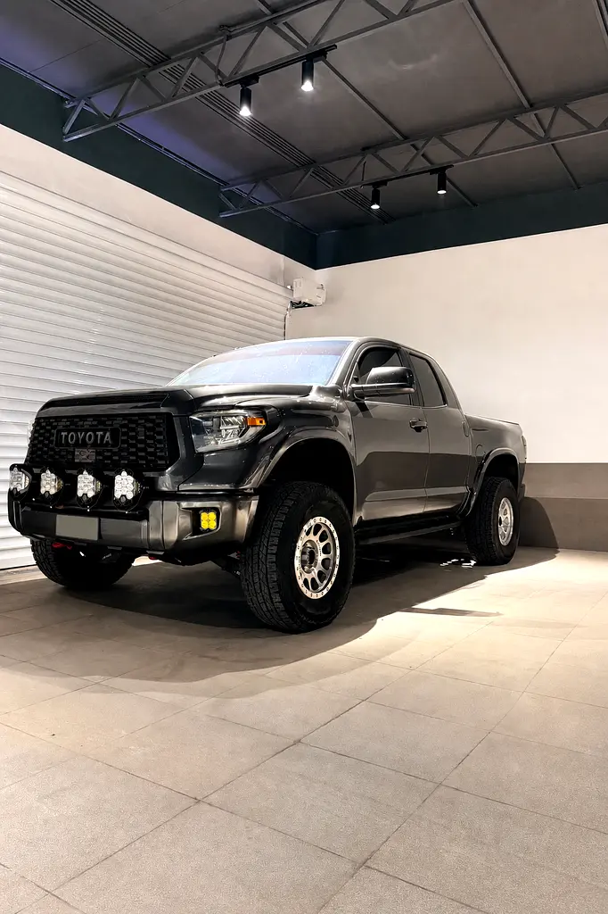 Toyota Tundra 2014 — photo 1 of 10
