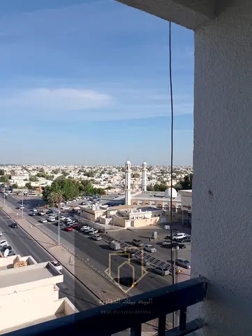 مساحه كبيره + قريبه من جميع الخدمات والمخارج + اطلاله مميزه + دفعات مرنه