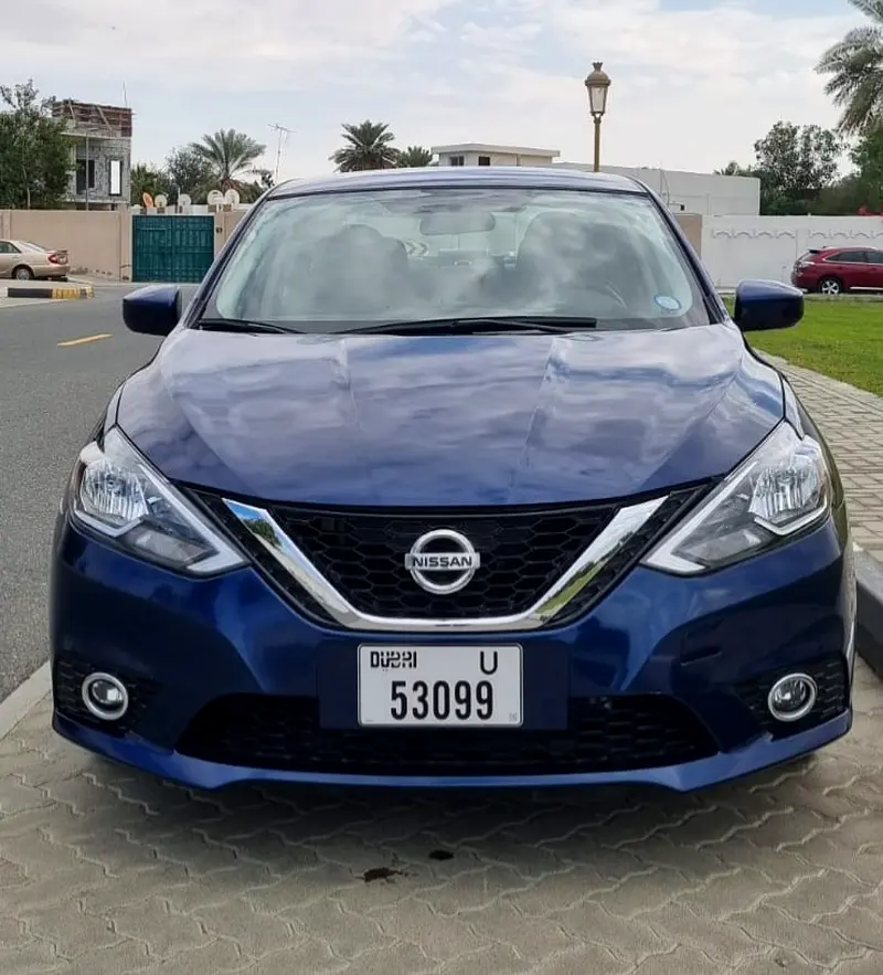Nissan Sentra 2017 — photo 1 of 10