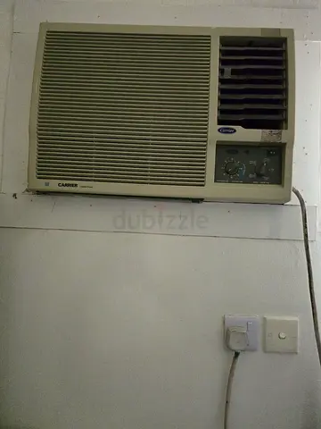 Used Window Air Conditioner - Carrier (functional)