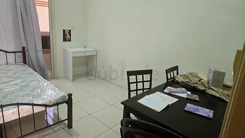 Sharing room available in bur dubai