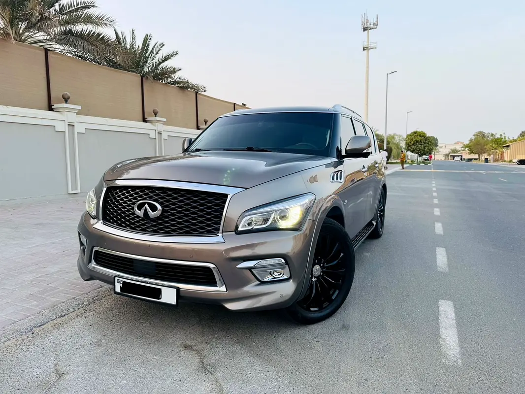 Infiniti QX80 2017 — photo 1 of 13