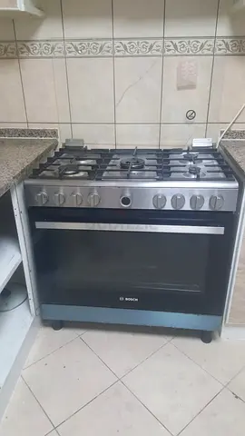Bosch 5-Burner Gas Cooker with Oven - Good Working Condition