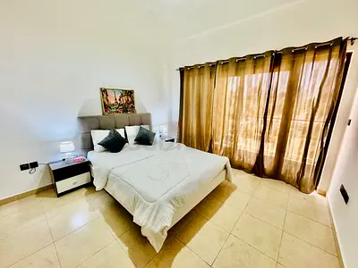Super Clean  Silent Master Bedroom | Free Parking  WiFi | JVC