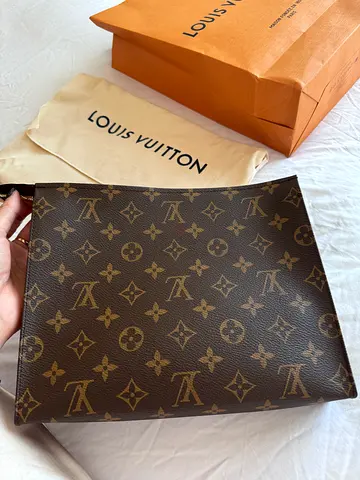 lv pouch