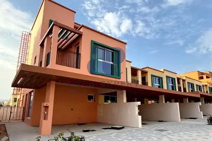 SINGLE ROW CORNER UNIT | OPPOSITE CENTRAL HUB | CLOSE TO LAGOON