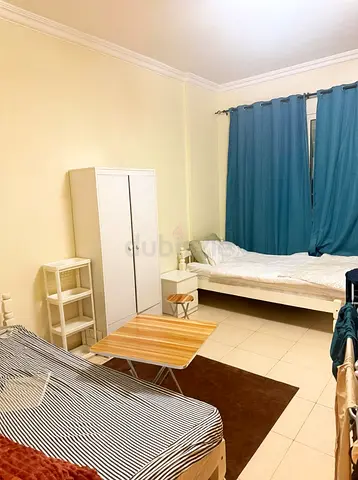 Bed Space in a Master Bedroom shared with One Woman Only