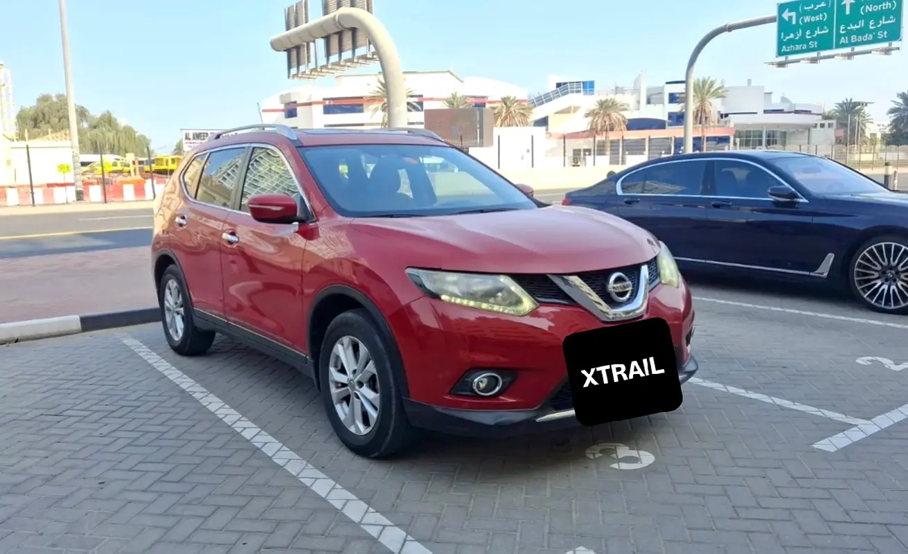 Nissan X-Trail 2015 — photo 1 of 10