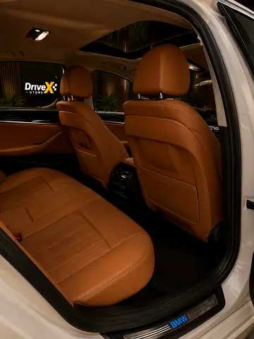 صورة مصغرة 9 لـ 2021 BMW 5-SERIES
