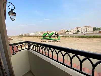 Hot Deal Single Row Middle Unit Ready To Move In