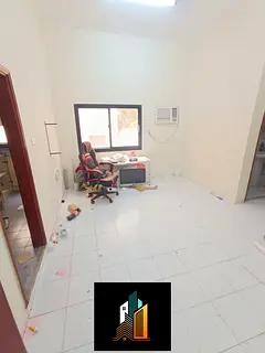 Big siz studio closed kitchen family and neat and clean Window AC building near kacha parking