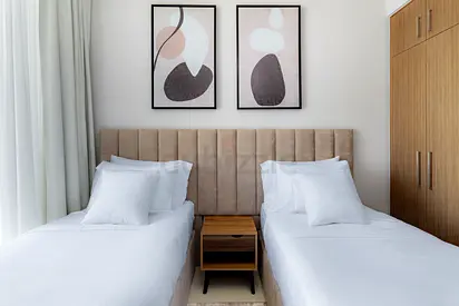 Bedspace in Lux Room for Ladies | Canal  Marina View