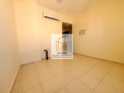 ENTRANCE KITCHEN STUDIO FLAT WITH SPLIT AC FOR FAMILY RENT 18K ONLY