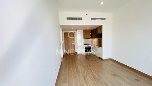 Mid Floor | Multiple Options | Community View | Vacant | Fully Fitted Kitchen