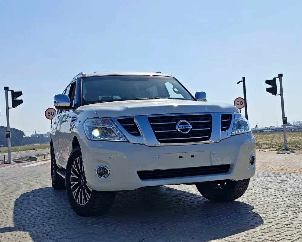 Nissan Patrol 2015 — photo 1 of 20