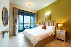 Stylish 1 Bedroom | Beautiful Canal View | Bright Layout