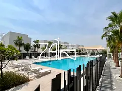 Vacant Single Row 3BR+M |Near Entrance |Prime Area