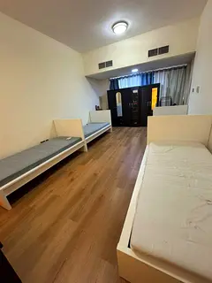Female single bed space available discovery garden