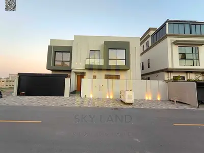 Modern European design and very high-end finishes. Excellent location. Freehold ownership. All nati