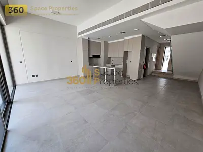 Near Park | 3bed + Maid's | Bright Unit