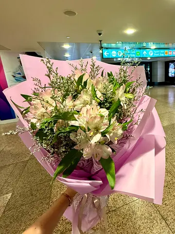 Elegant blush bouquet