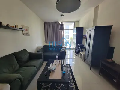 FULLY FURNISHED | READY TO MOVE | BRIGHT UNIT