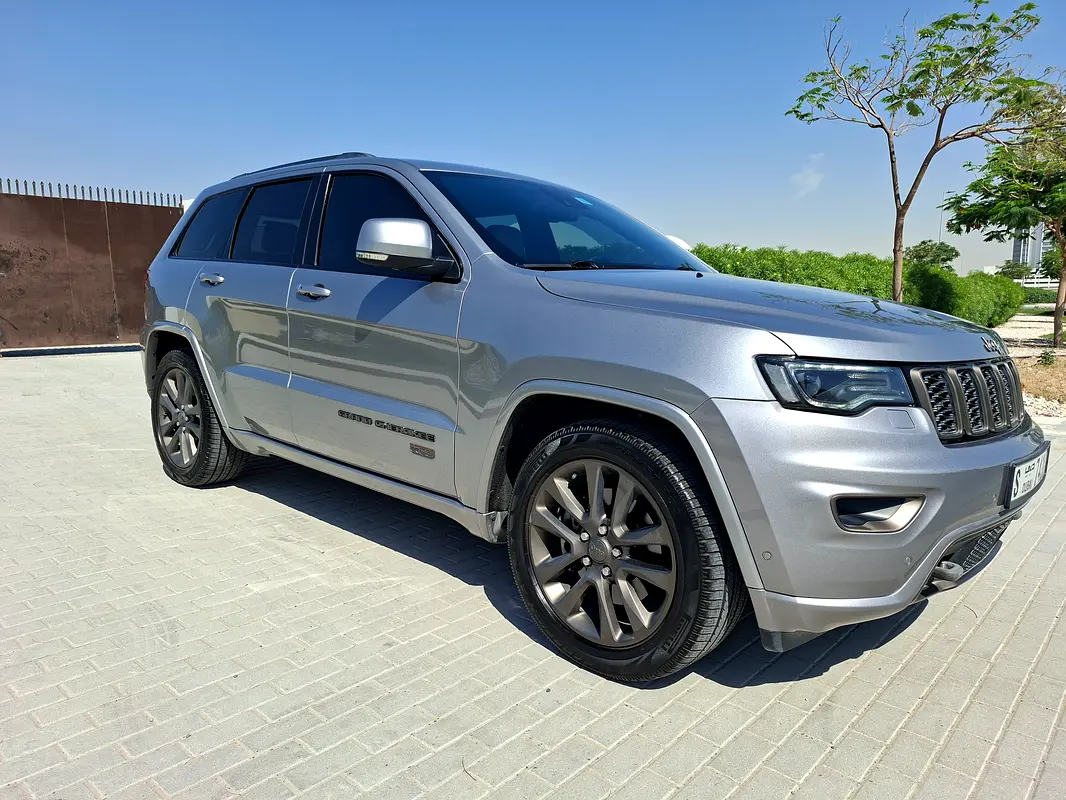 Jeep Grand Cherokee 2016 — photo 1 of 20