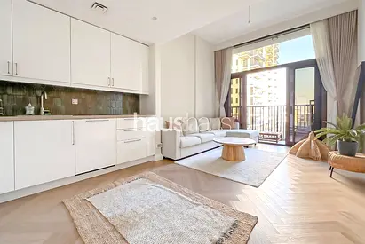 Fully Furnished | Pool View | On the Park